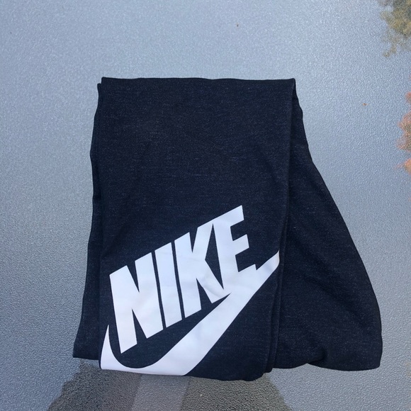 NEW Nike leggings - Picture 2 of 4